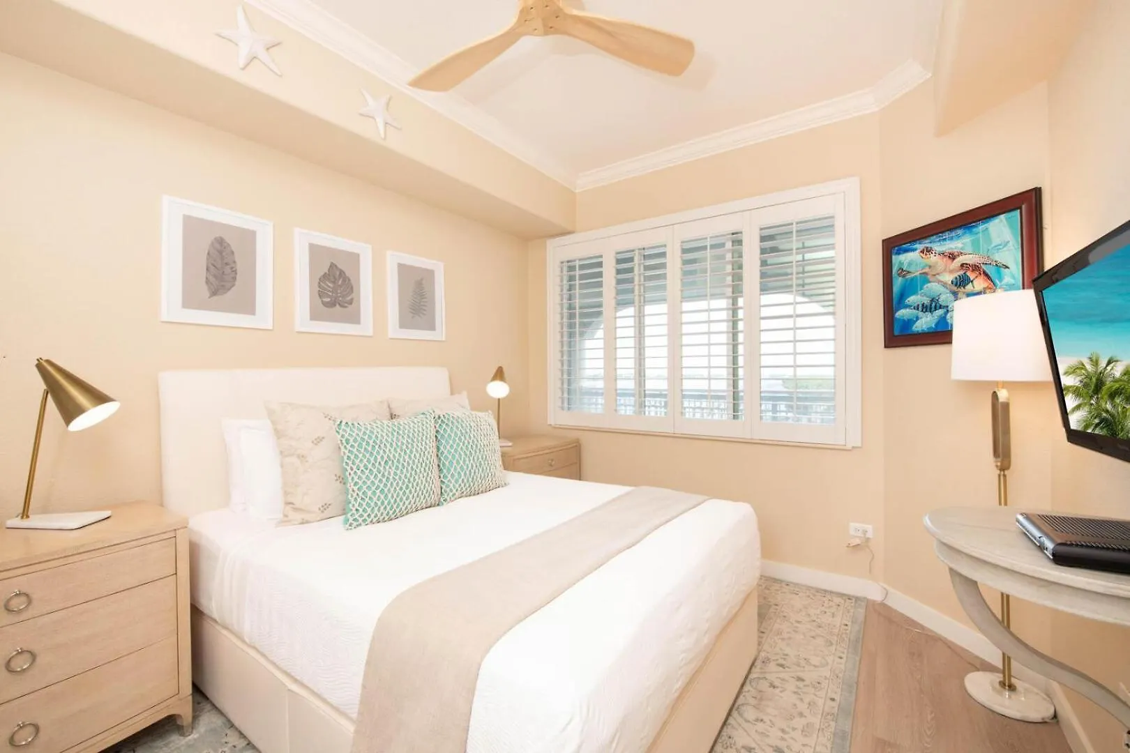 Apartment Beachcomber 24 George Town