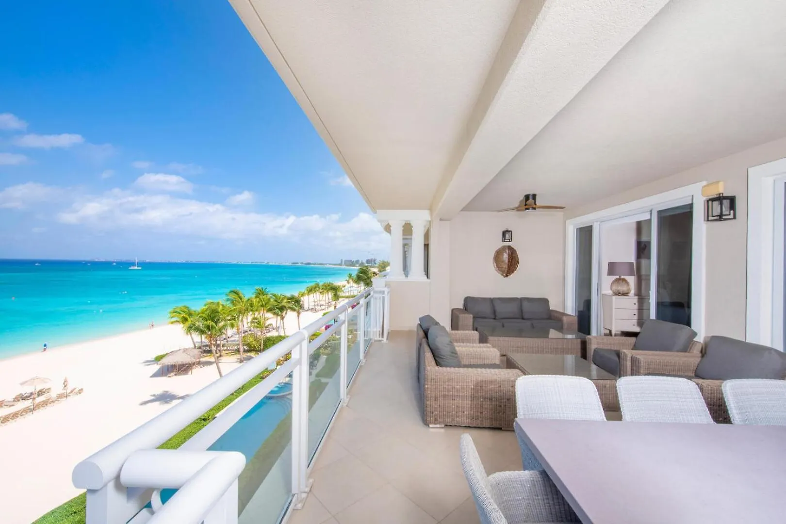 Beachcomber 24 George Town 0*,  Cayman Islands