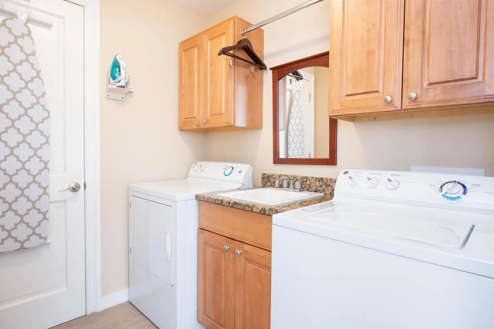 Apartment Beachcomber 24 George Town Cayman Islands